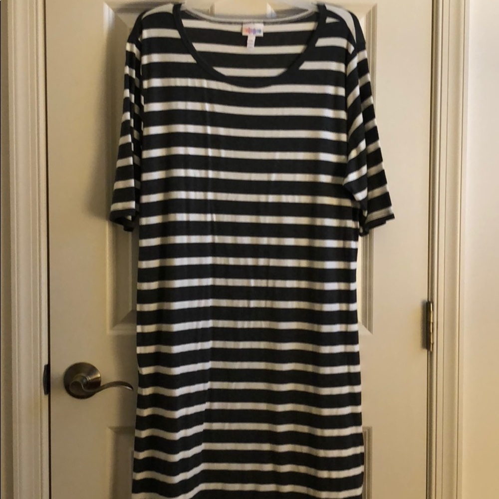 Dark Gray and White striped Julia